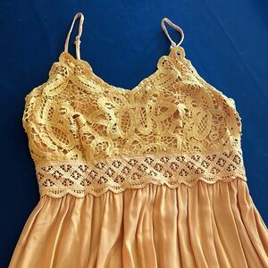 Elegant Mustard Yellow Lace Bodice Midi Dress